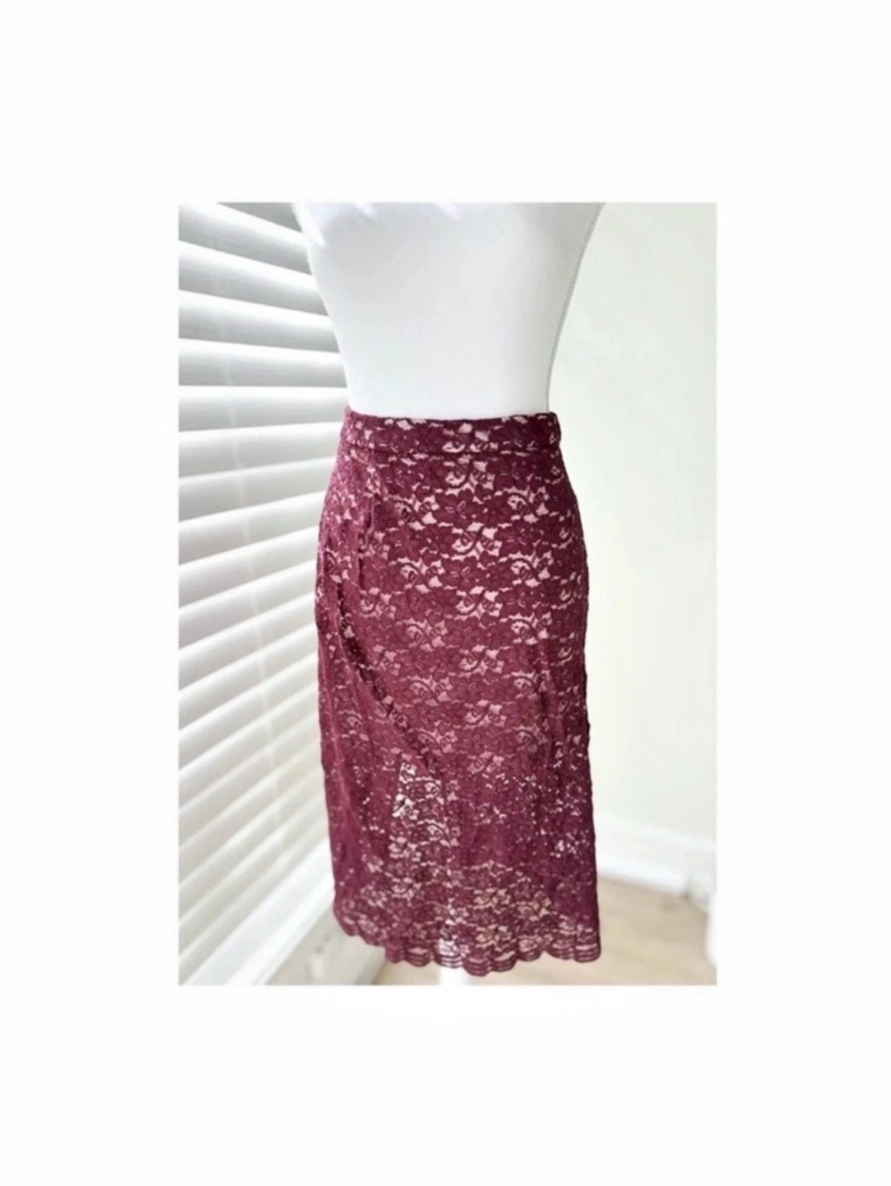 Babaton IO Floral Lace Midi Skirt in Pink Size 10 Like New